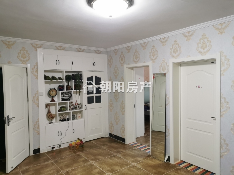 和顺园 76平 南向两室一厅 精装 满两年 学区房