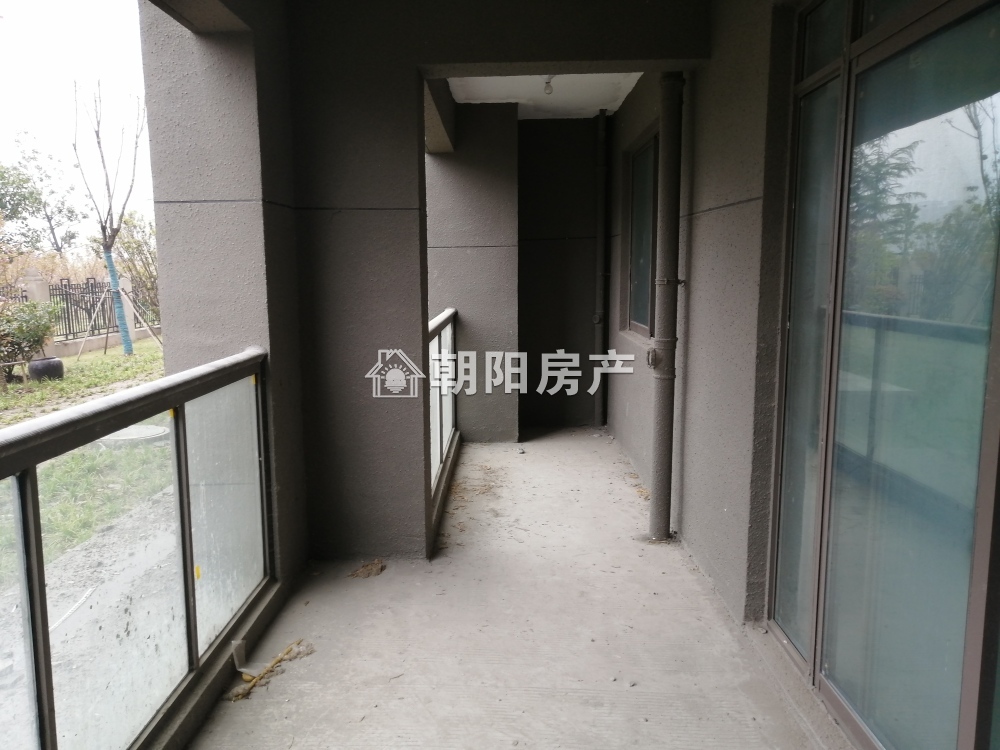 天玺国际城 130平 南向三居 毛坯低楼层 交通便利