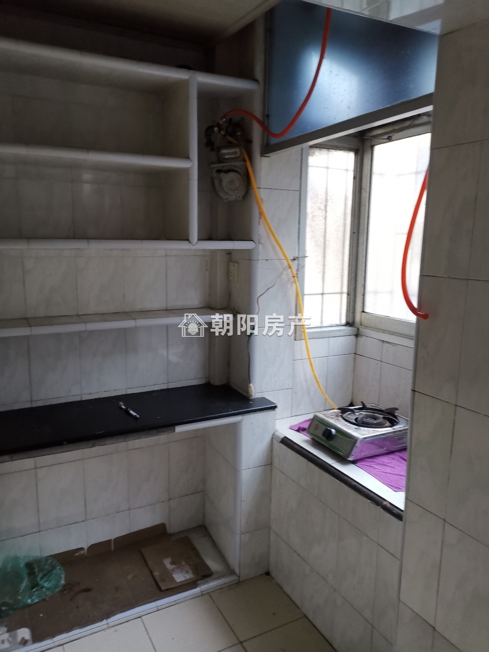 龙湖小区 80平 南向三室一卫 交通便利 简装出租