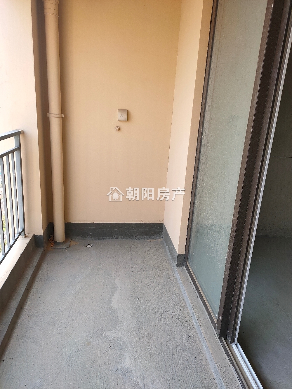 金地国际城二期阳光里 84平 南向两室一厅 满两年 交通便利