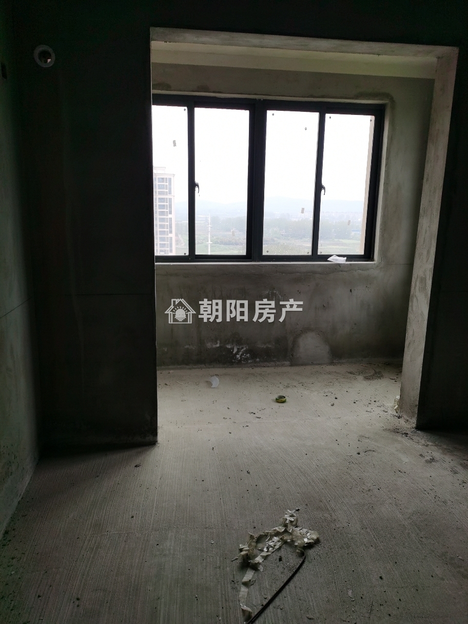 金地天悦 125平 朝南四室一卫 毛坯高楼层 交通便利学区房