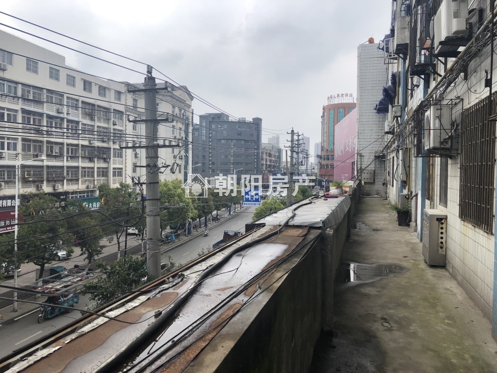 基建楼 51平 南向一室一厅 交通便利 随时看房
