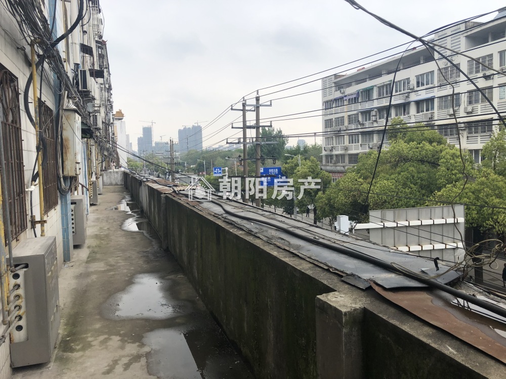 基建楼 51平 南向一室一厅 交通便利 随时看房