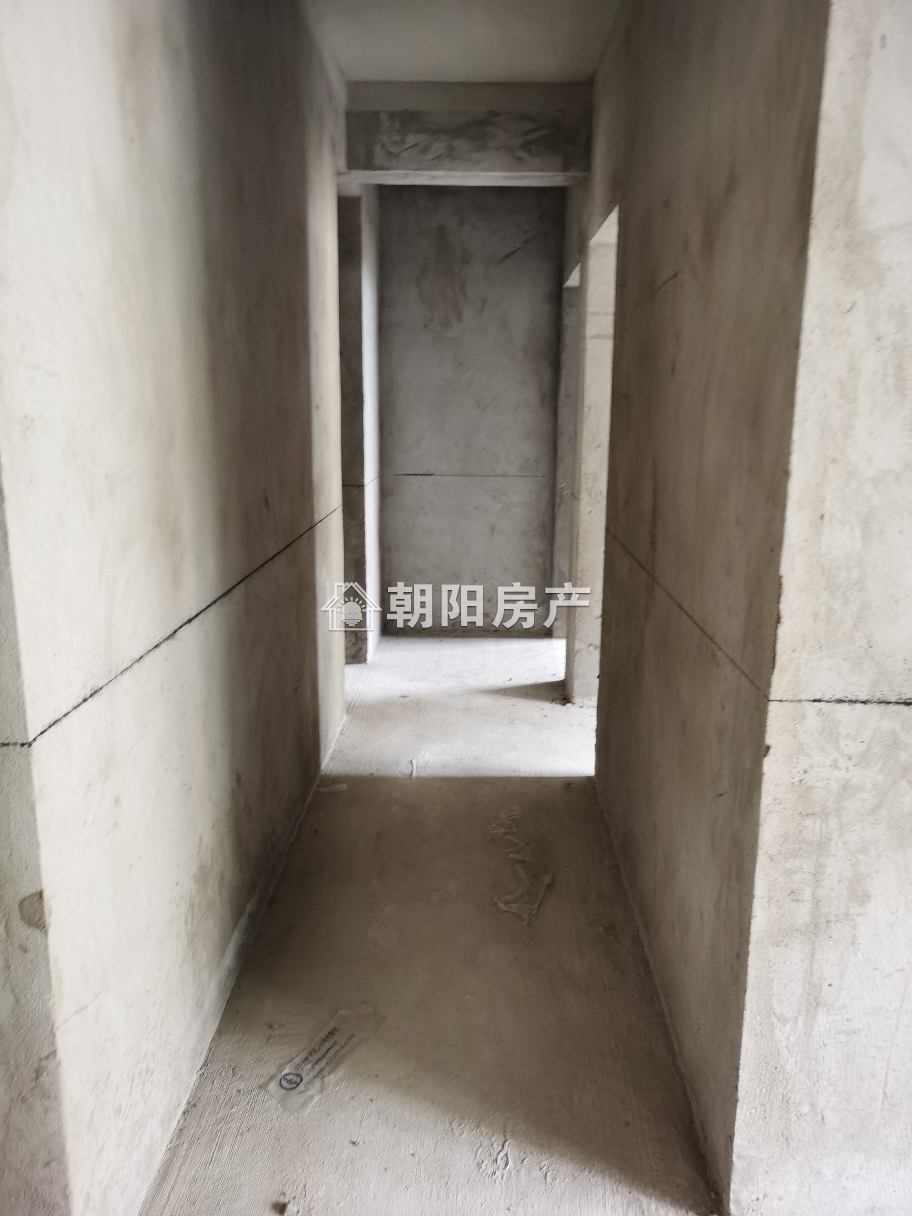 金地天悦 99平 南向三居 毛坯 交通便利 学区房