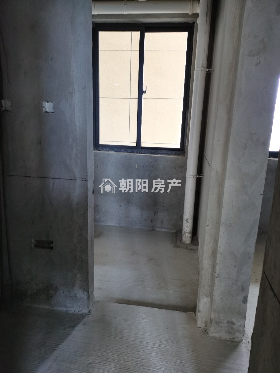 金地天悦 99平 南向三居 毛坯 交通便利 学区房