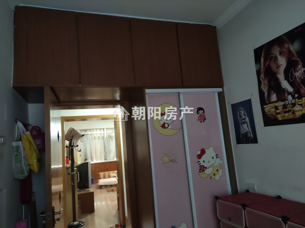 工农村 80平 朝南三室精装 满两年 1612元/平