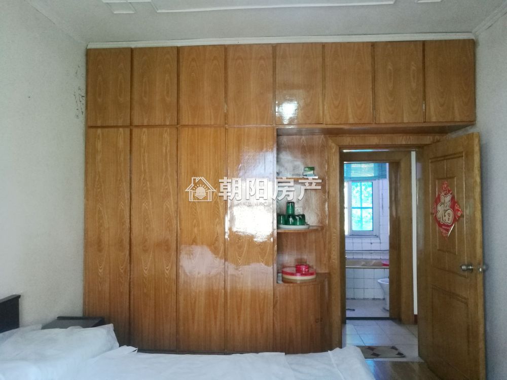 龙泉山庄 83平 南向三室 满两年 学区房