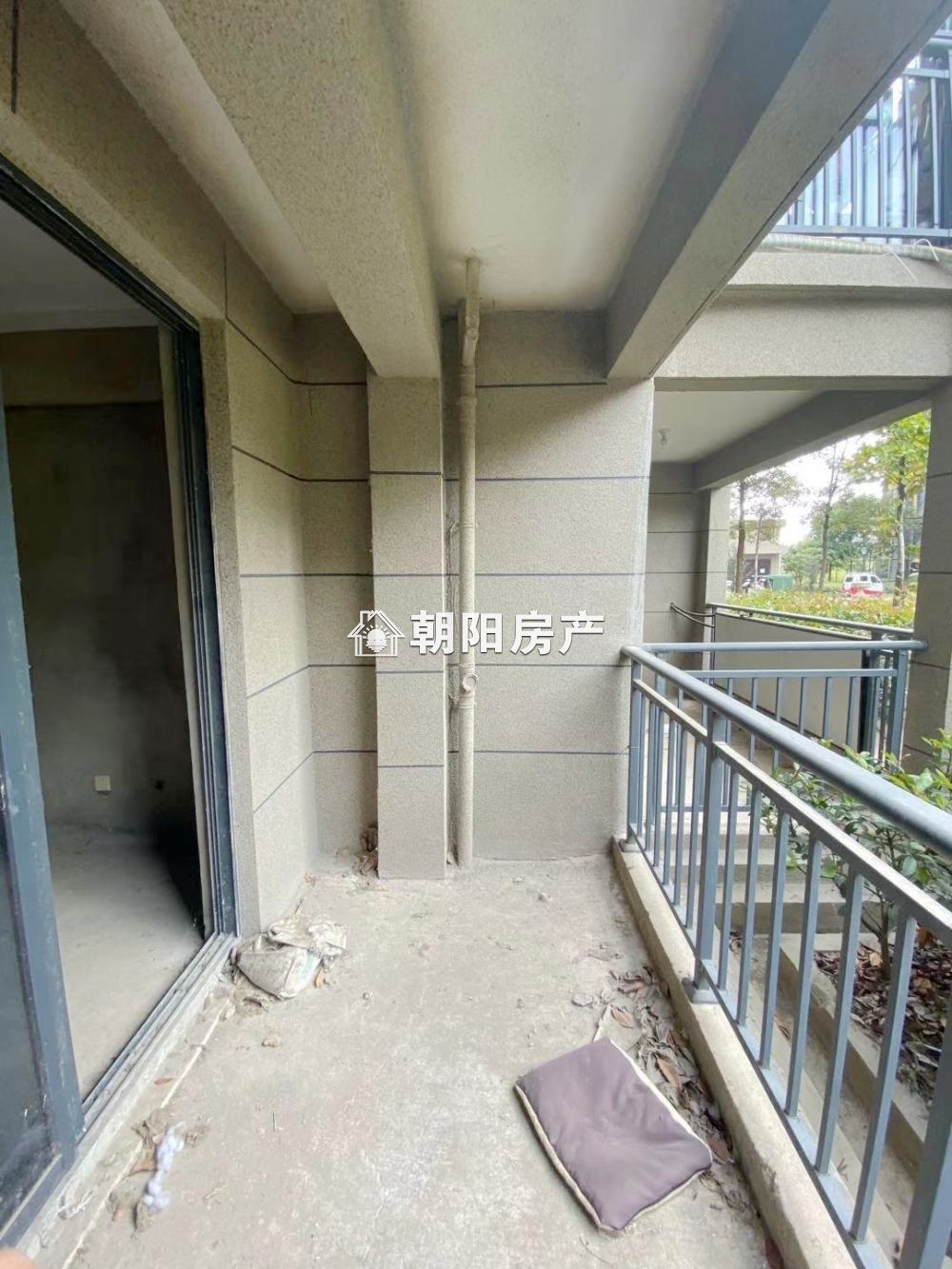 志高壹代城 114平 南向三室 毛坯 满两年 免税 学区房