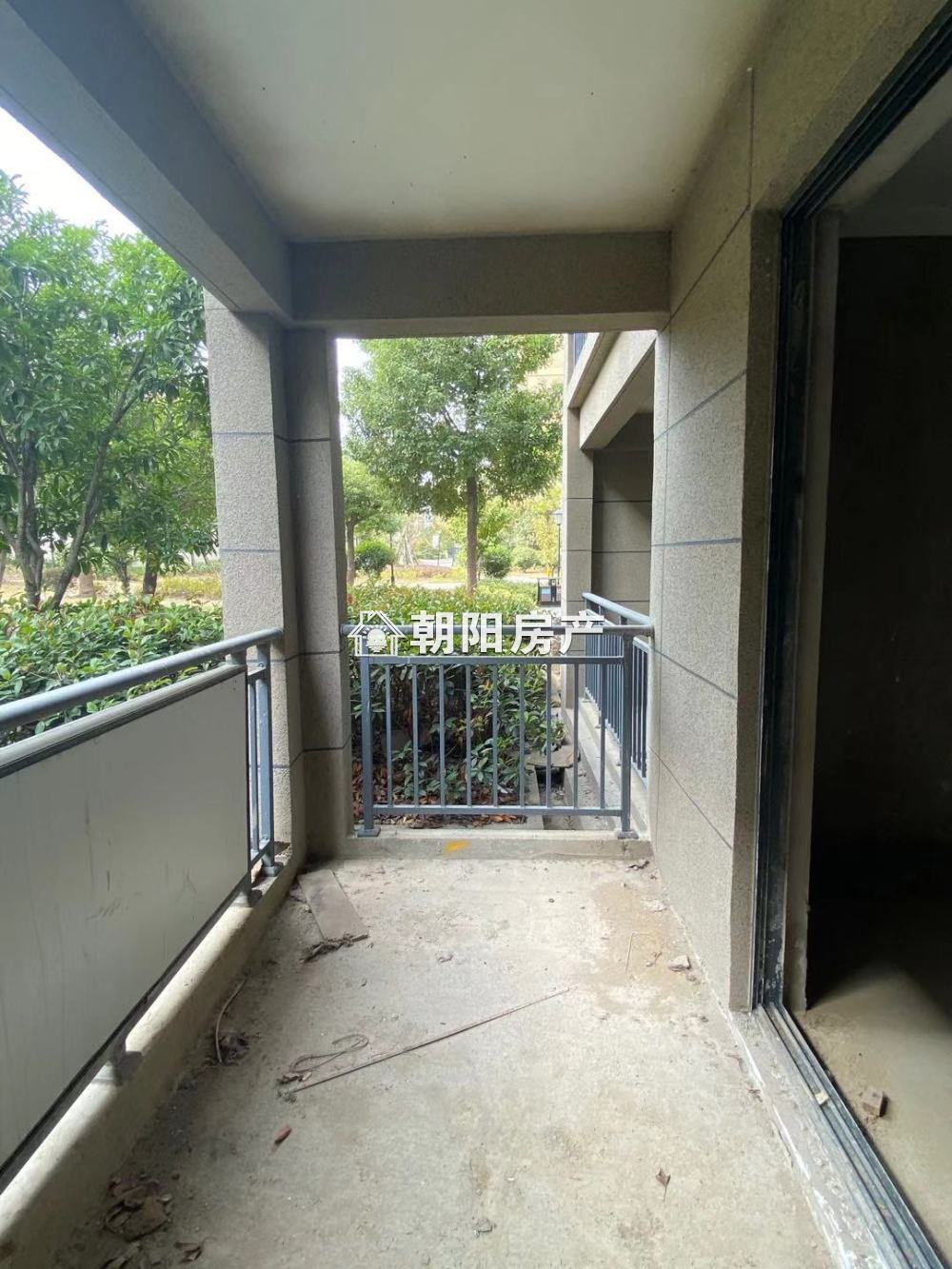 志高壹代城 114平 南向三室 毛坯 满两年 免税 学区房