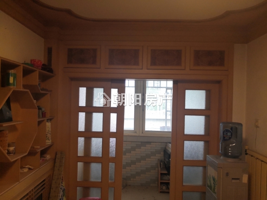 银工家属楼 132平 朝南三室二厅 交通便利 配套齐全