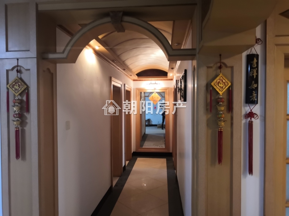 银工家属楼 132平 朝南三室二厅 交通便利 配套齐全