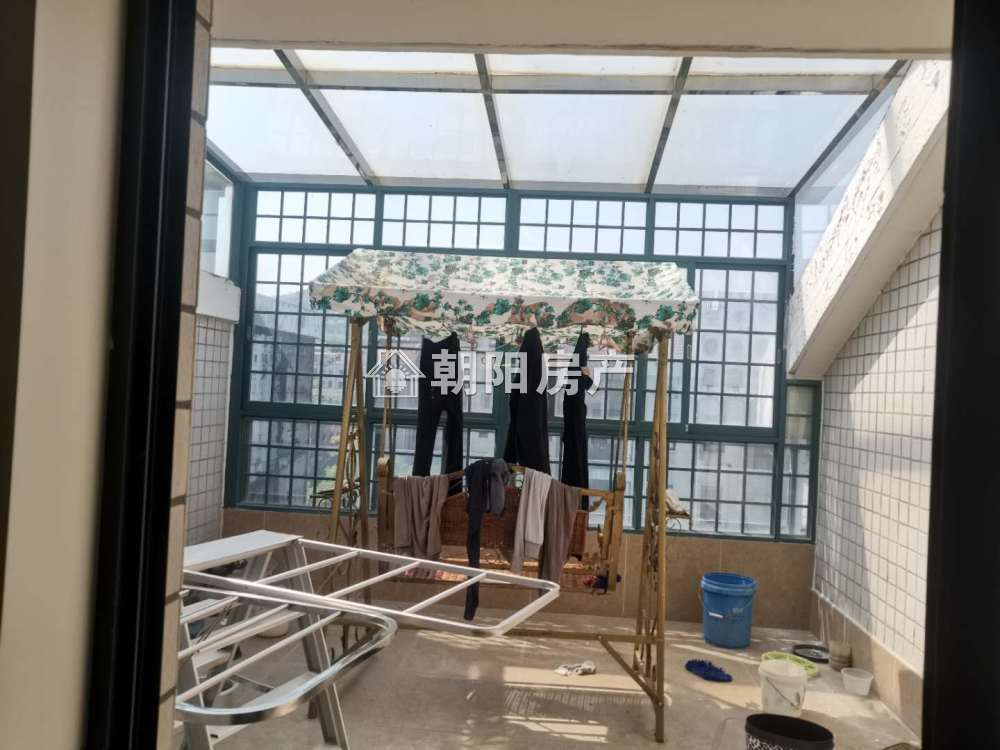 南山村A区 159平 朝南四室精装 学区房满两年