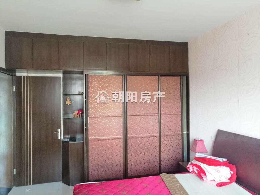 金丰易居 100平 朝南精装三室 采光好 配套齐全