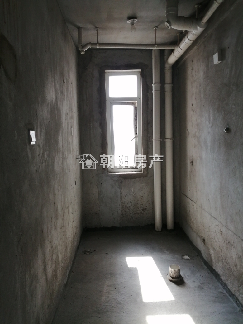 瑞鑫大厦 95平 南向两居 毛坯 独家房源 配套齐全