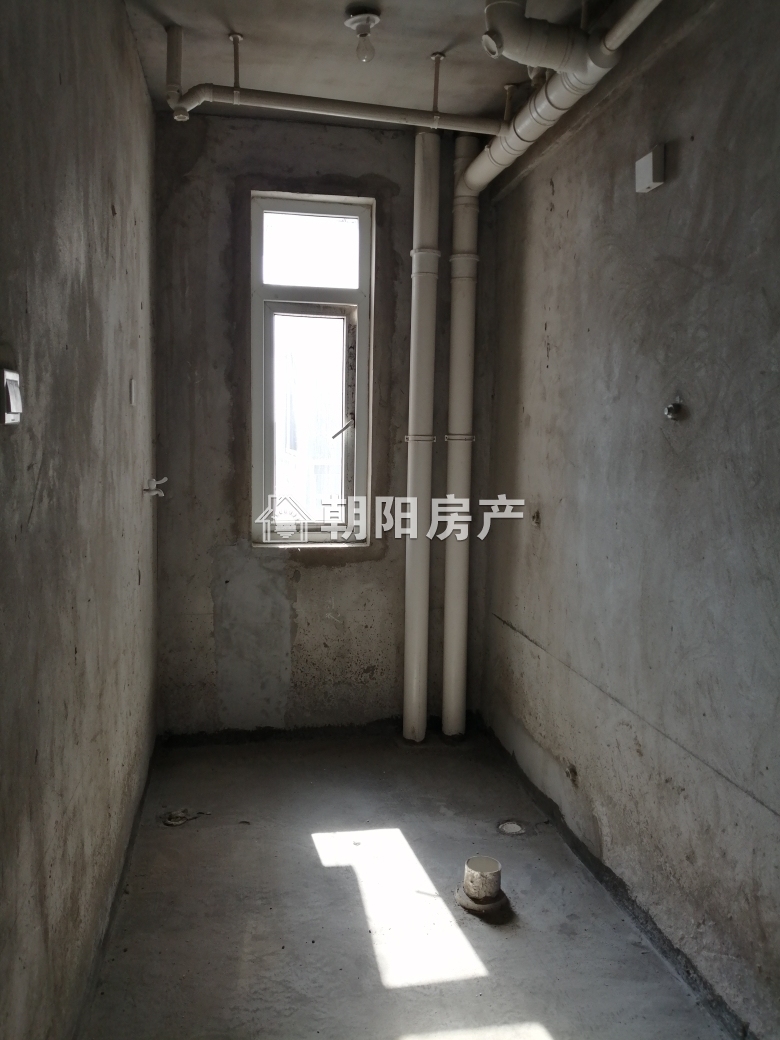 瑞鑫大厦 95平 南向两居 毛坯 独家房源 配套齐全