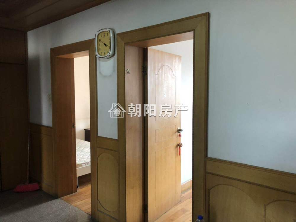 前锋二村 63平 南向两居 满两年 简装