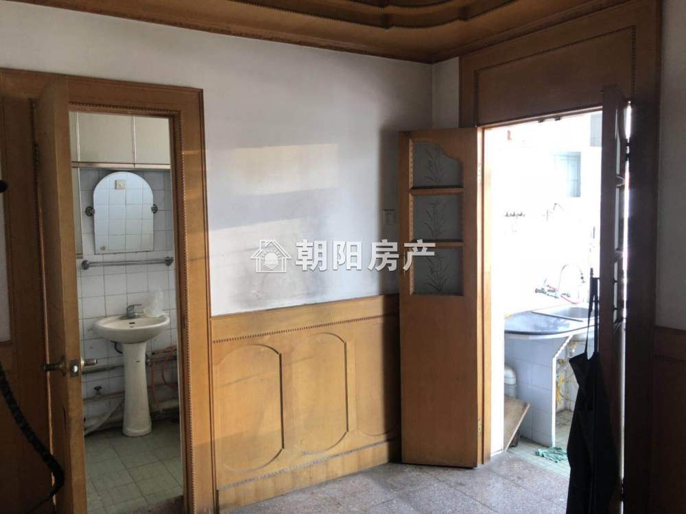 前锋二村 63平 南向两居 满两年 简装