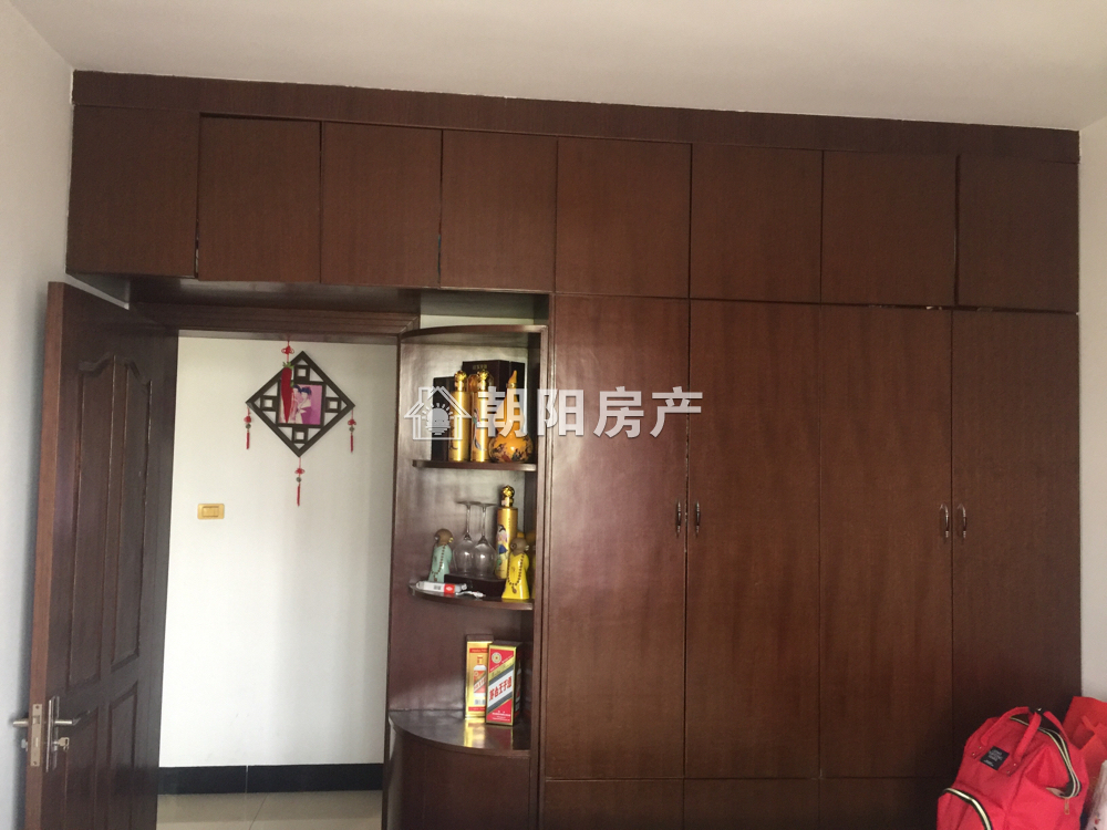 明珠花园 93平 南向精装两居 满两年 交通便利