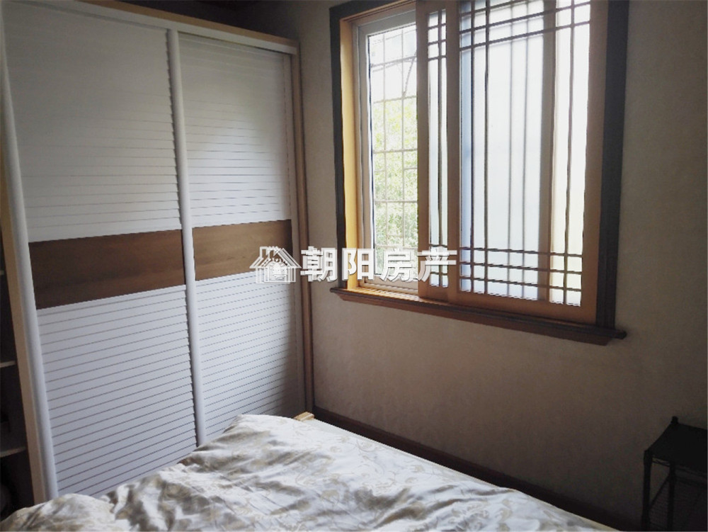 裕安三村 133平 南向三室二厅 精装 满两年 学区房