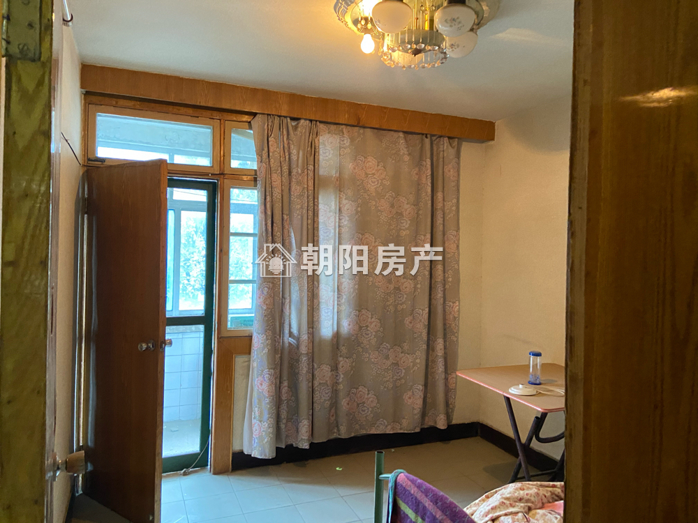 前锋一村 72平 南向三室简装 交通便利 学区房