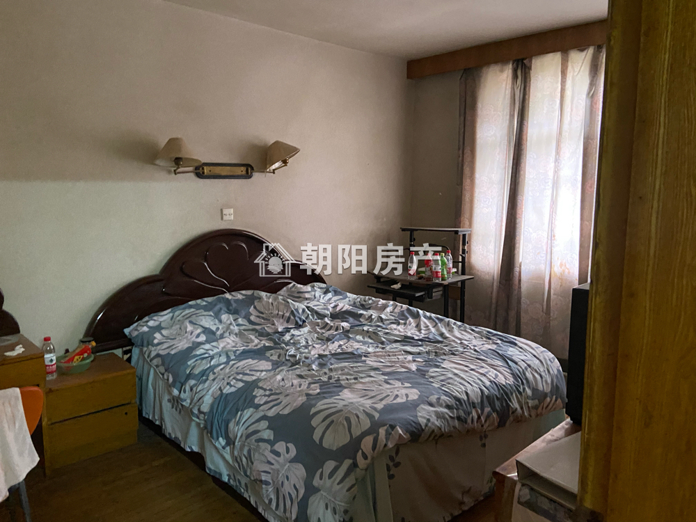 前锋一村 72平 南向三室简装 交通便利 学区房