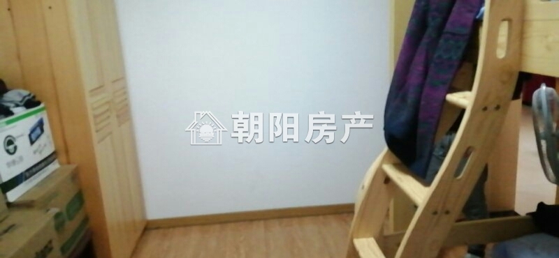 定湖花园 102平 南向精装三室 学区房 交通便利