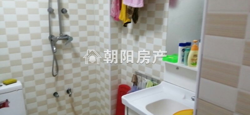 定湖花园 102平 南向精装三室 学区房 交通便利