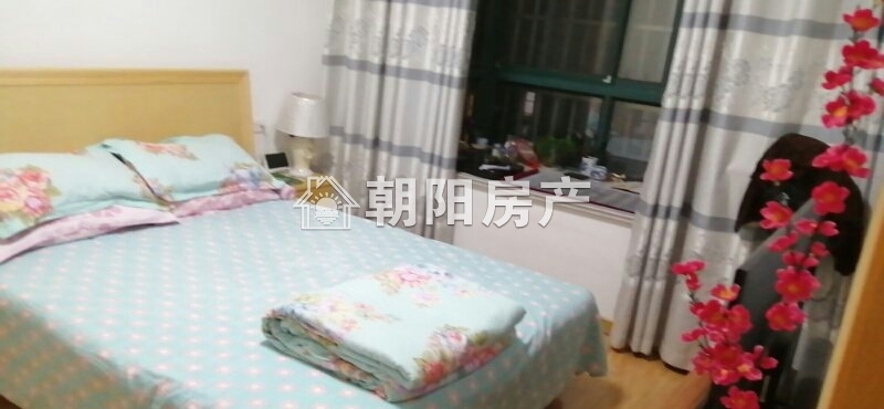 定湖花园 102平 南向精装三室 学区房 交通便利