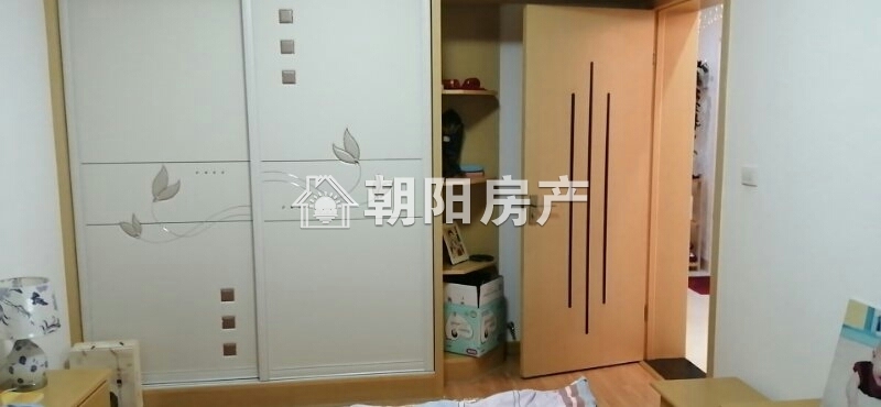 定湖花园 102平 南向精装三室 学区房 交通便利