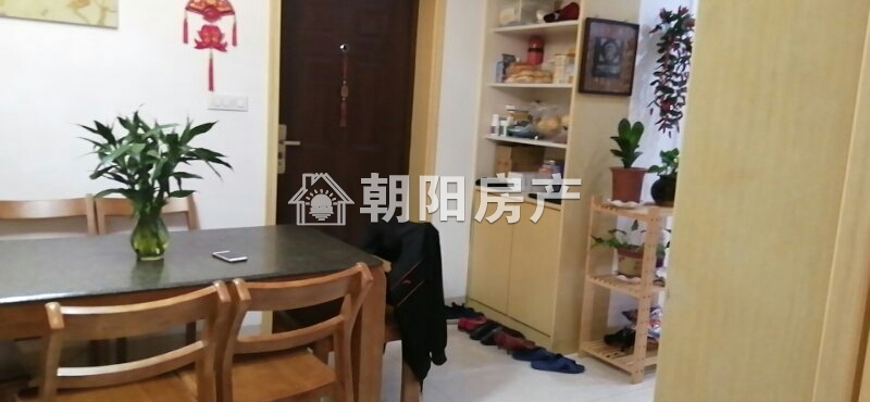 定湖花园 102平 南向精装三室 学区房 交通便利