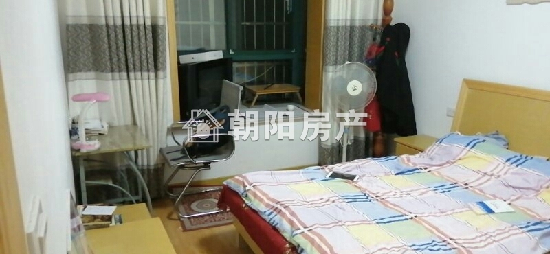 定湖花园 102平 南向精装三室 学区房 交通便利