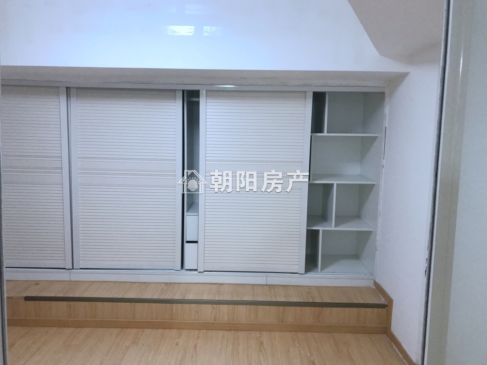 龙湖路一号 47平 南向精装一居 学区房 交通便利