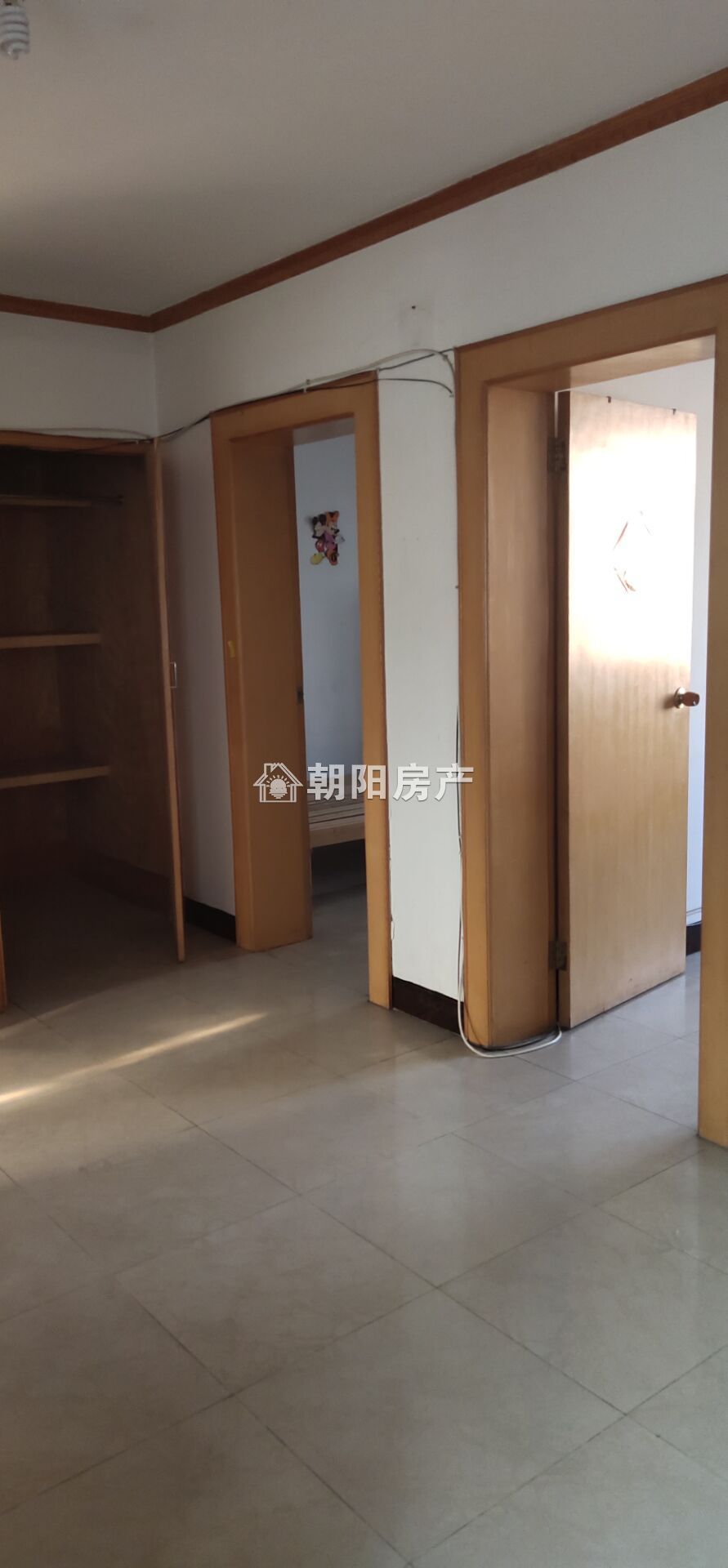 翡翠苑 70平 东向两居 简装 满两年 单价2961元/平