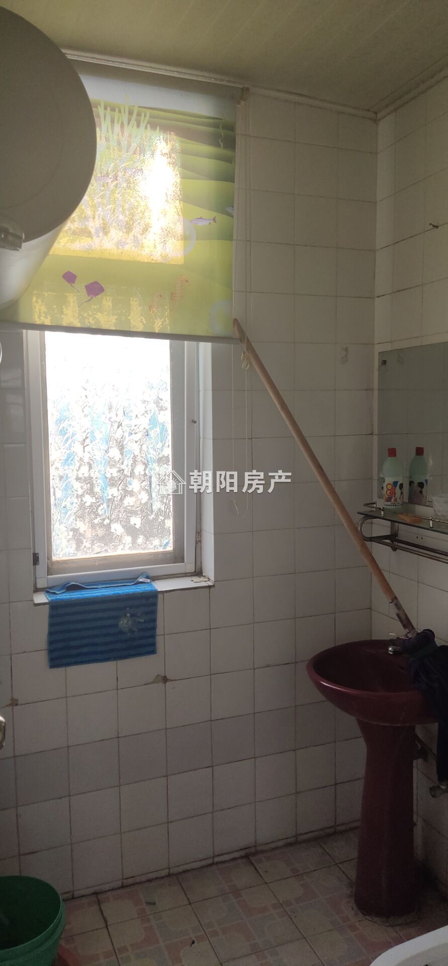 翡翠苑 70平 东向两居 简装 满两年 单价2961元/平