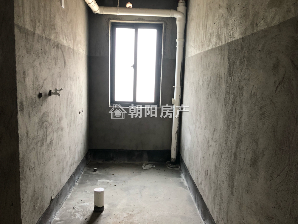 舜耕花都 131平 南北通透三室 毛坯 交通便利随时看