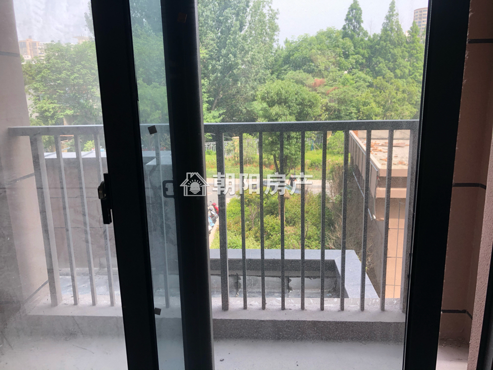 舜耕花都 131平 南北通透三室 毛坯 交通便利随时看