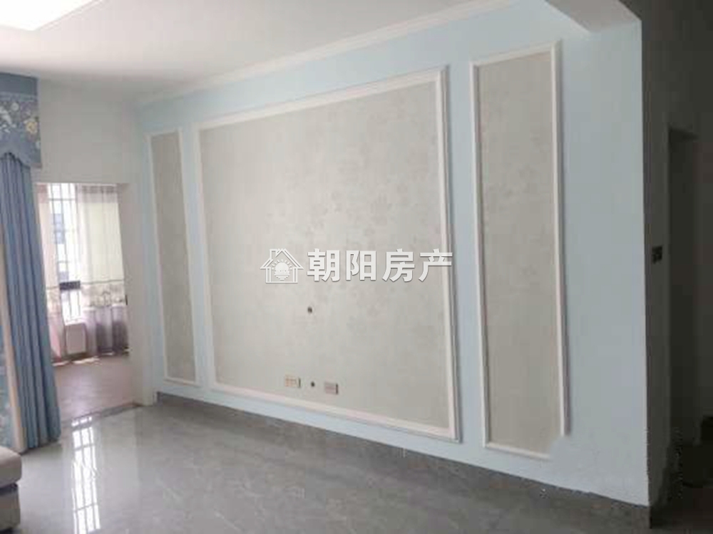 金地月伴湾三区 136平 四室二厅 精装高楼层 交通便利