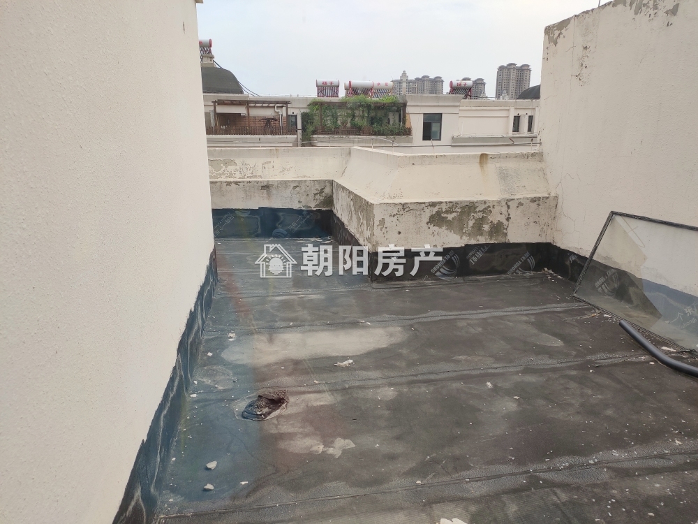 金地月伴湾三区 136平 四室二厅 精装高楼层 交通便利