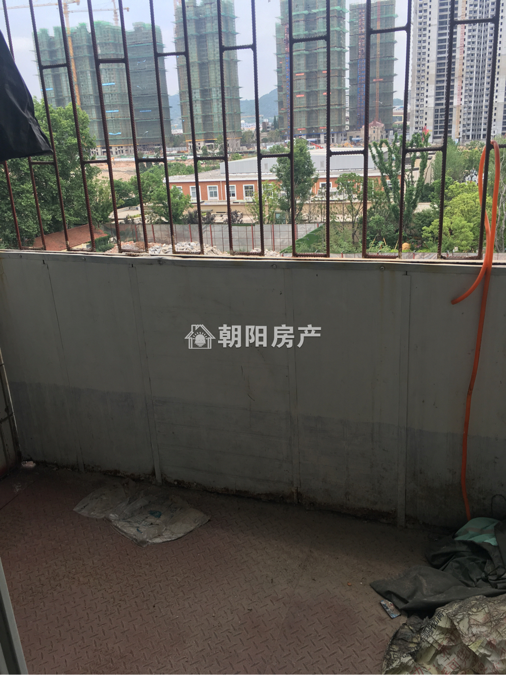洞二小商住楼 73平 南向两室 满两年 学区房 采光好