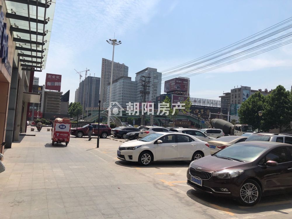 中央国际广场 53平 朝南精装一居 配套齐全 随时看房