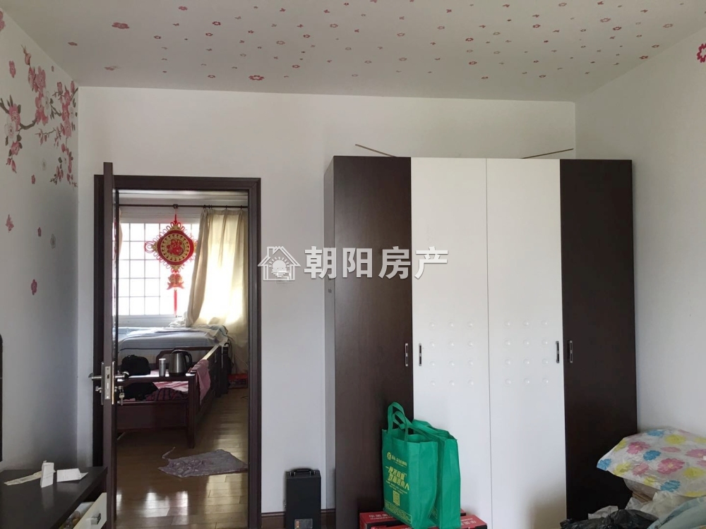 东苑小区西区 110平 朝南精装三室 满两年 交通便利