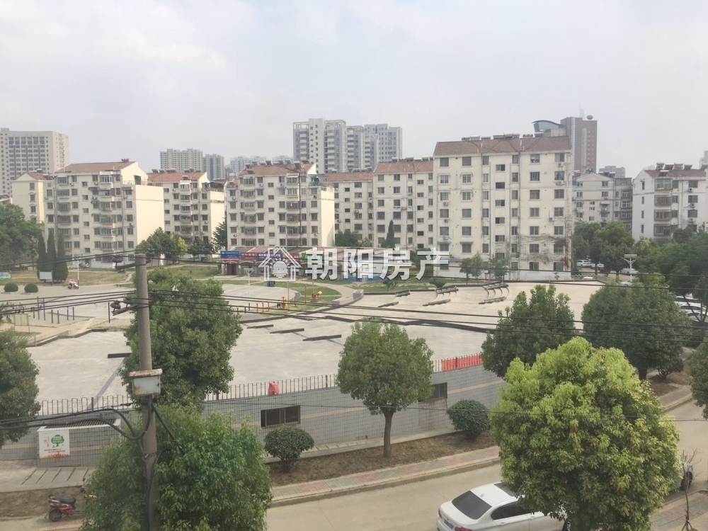 东苑小区西区 110平 朝南精装三室 满两年 交通便利
