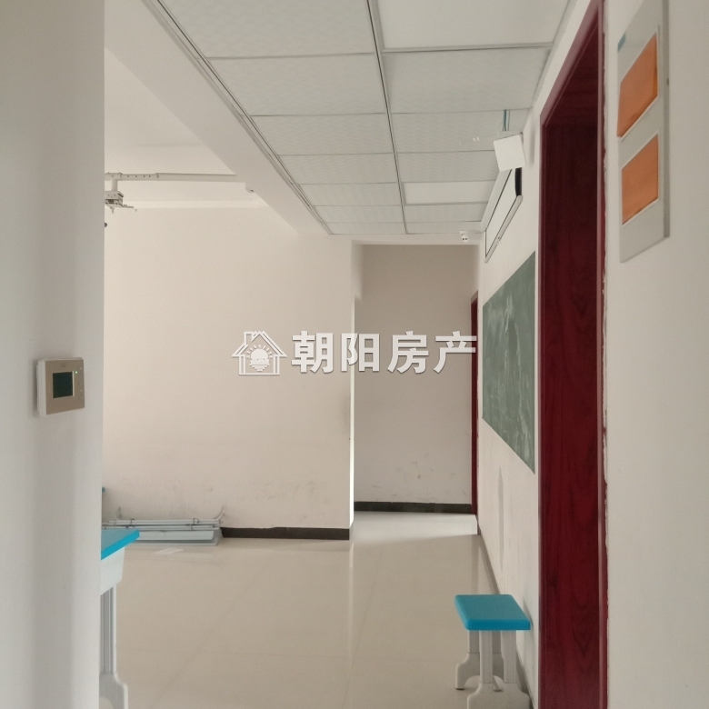 水晶城 130平 朝南三室 5224元/平 学区房交通便利