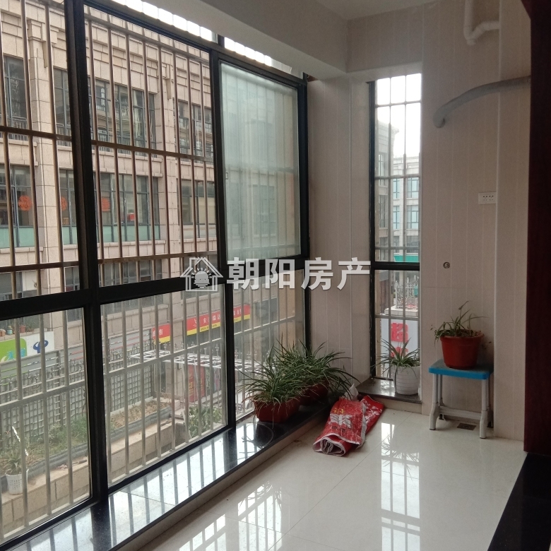 水晶城 130平 朝南三室 5224元/平 学区房交通便利