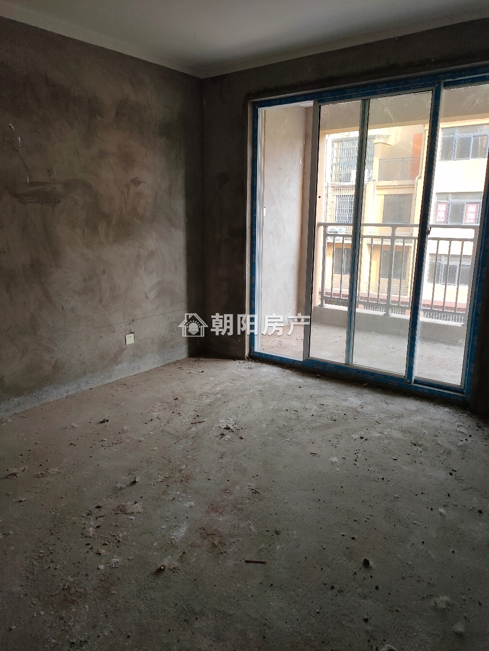 东城国际 100平 南向三室二厅 采光好 配套齐全