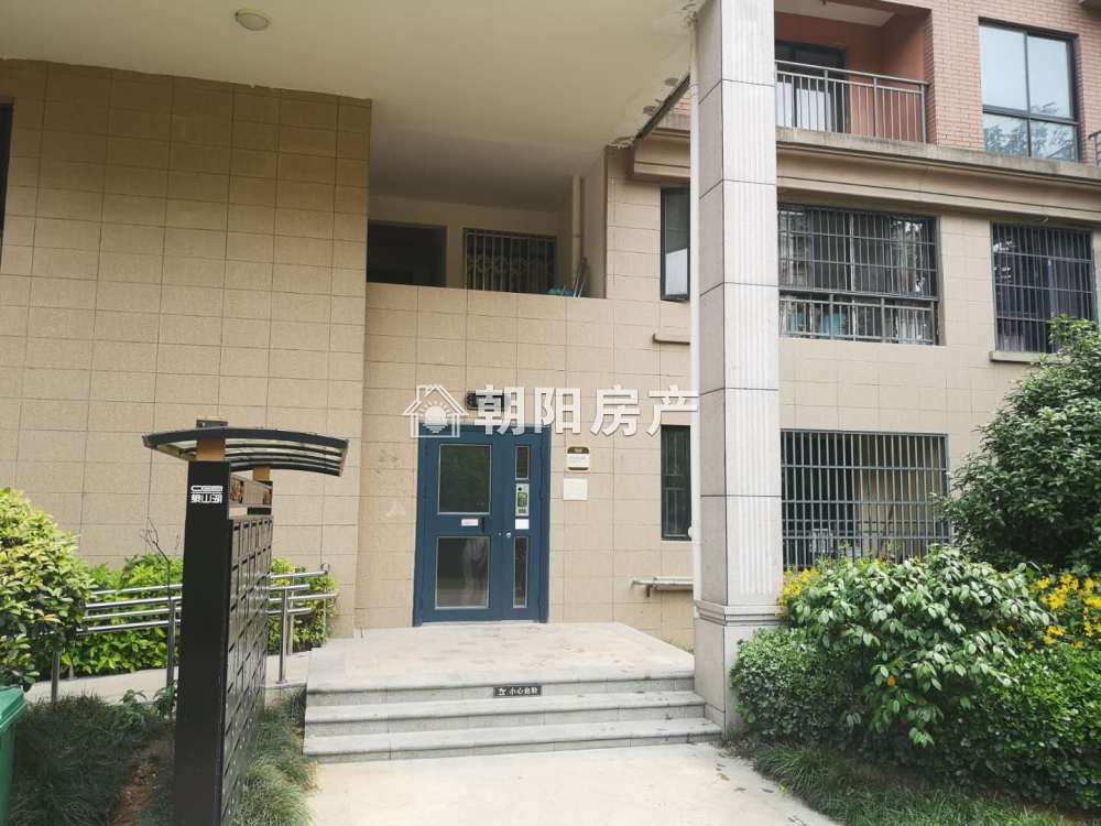 泉山湖兰乔公馆 83平 南向两室 毛坯 交通便利