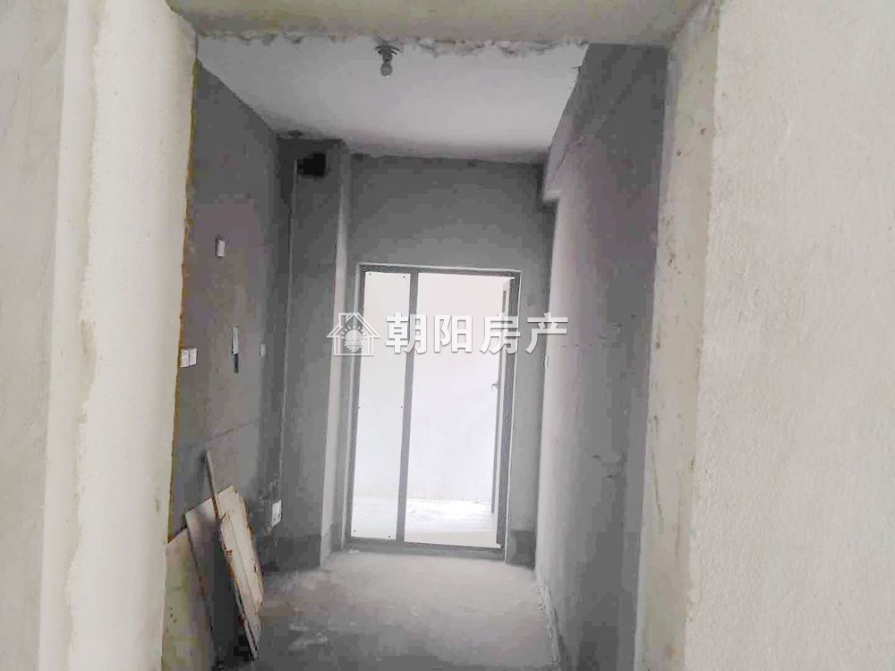 泉山湖兰乔公馆 83平 南向两室 毛坯 交通便利