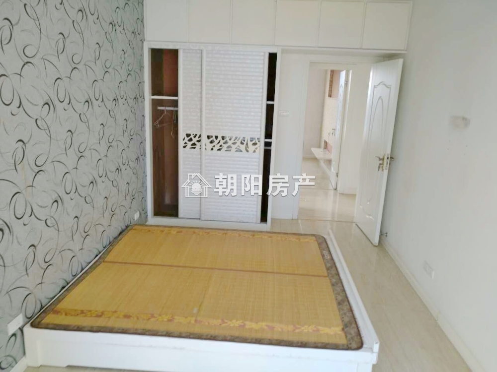 奥林花园 118平 朝南精装三室 满两年 交通便利
