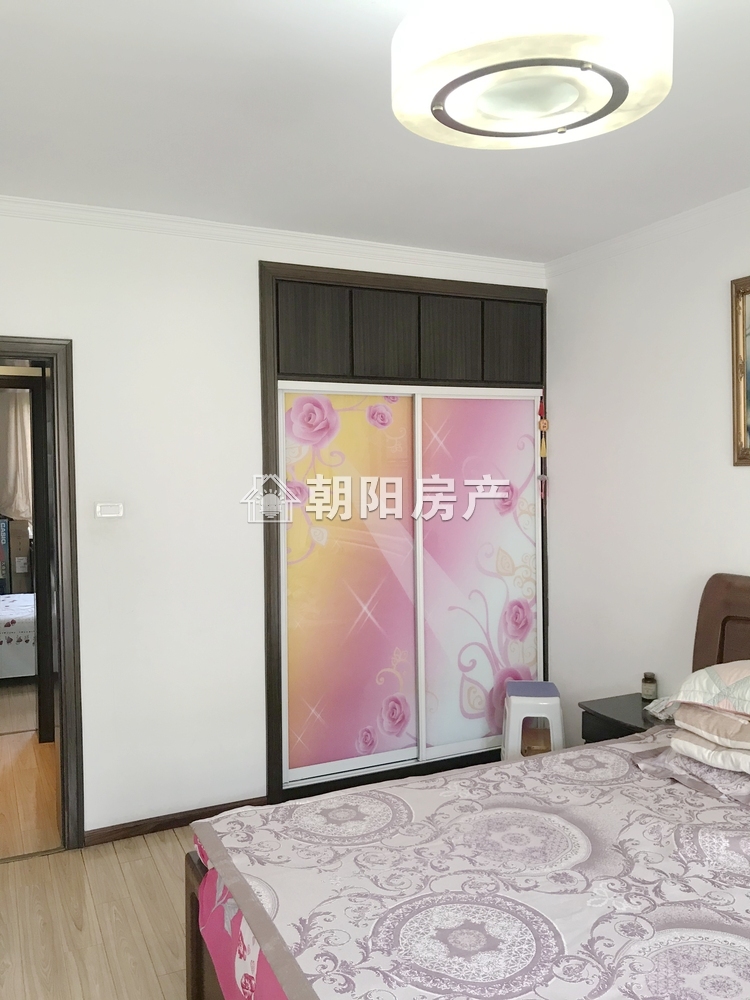 南苑二期 113平 南向精装三室 满两年 交通便利