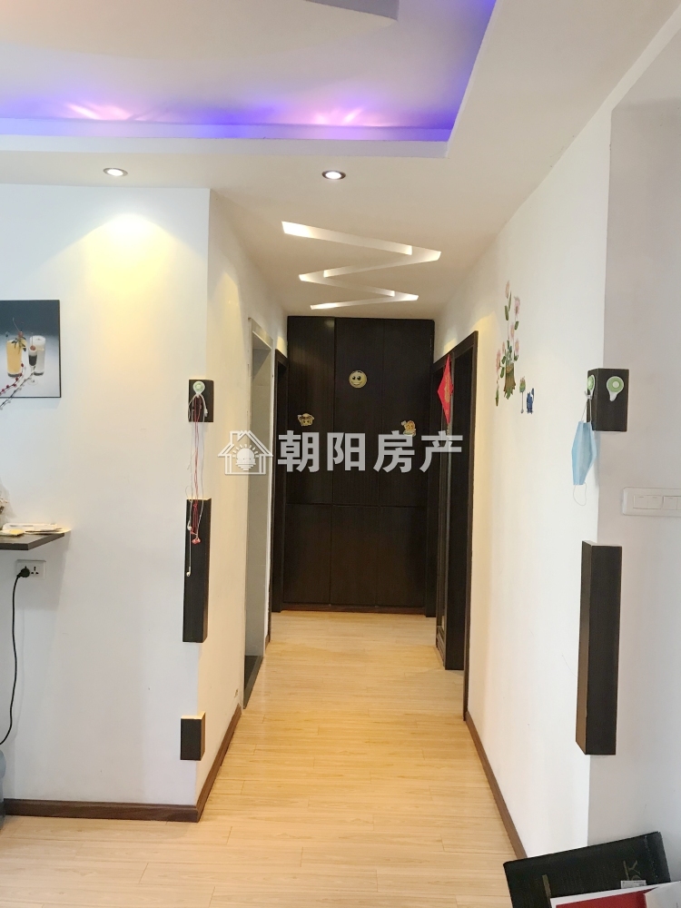 南苑二期 113平 南向精装三室 满两年 交通便利